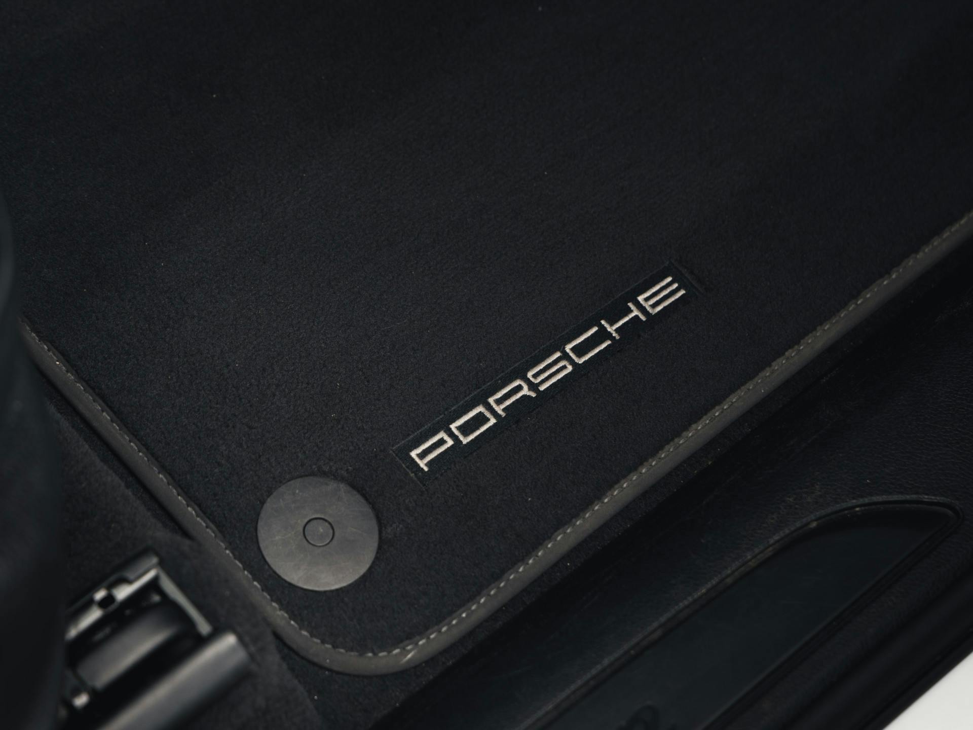 Porsche Macan 2.0 | Panoramadak | Bose | Luchtvering | Adaptieve Sportstoelen
